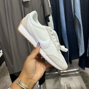 Nike Women's White and Gray Sneakers